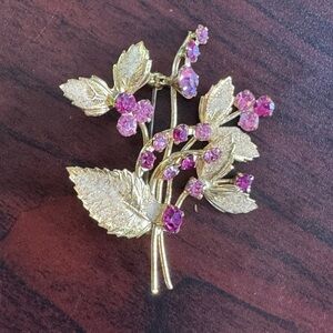 Vintage Elegant Gold and Pink Floral Brooch 2.5” x 1.5”